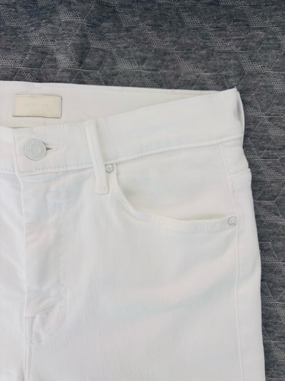 MOTHER The Weekender Fray White Mid Rise Flare Jeans Fairest Of Them All Size 28 - Picture 8 of 12